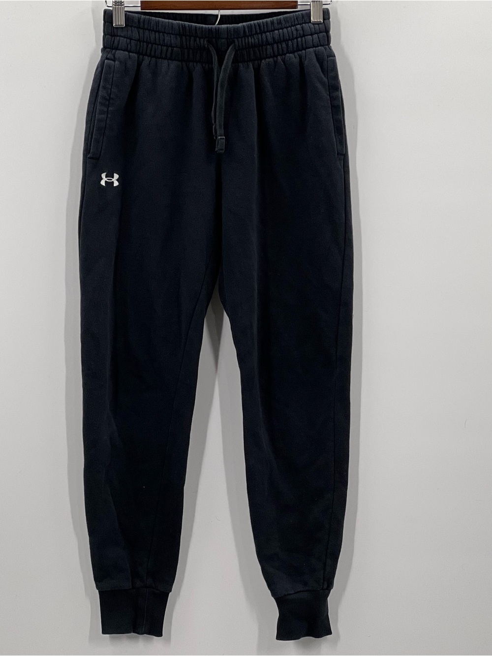 J038 Under Armour Men's Black Jogger Pants